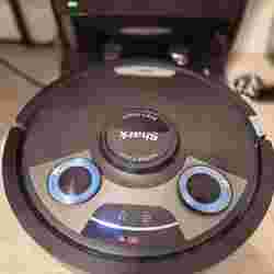 Roomba robot Vacuum Eyes