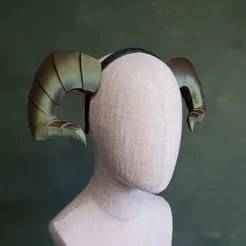 Arcana | Medium Smooth Layered Horns