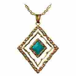 Emerald Glow Pendant Necklace