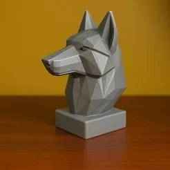 Low Poly Wolf Bust STL – Geometric Animal Sculpture for 3D Printing