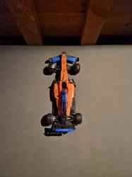 F1 arabası walmount