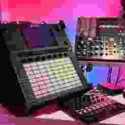 3D-Printed Stand for Akai Force – Stability, Ergonomics & Space-Saving