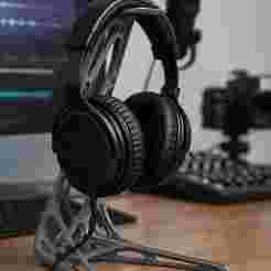 Generative Headphone Stand – Futuristic 3D Printed Headset Holder