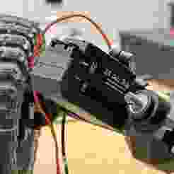 Meus capra Axle servo skid.