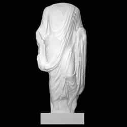 Headless statue with a toga